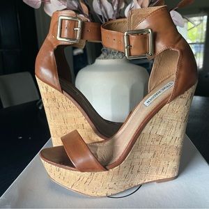 Steve Madden Xplicit Cognac Wedges